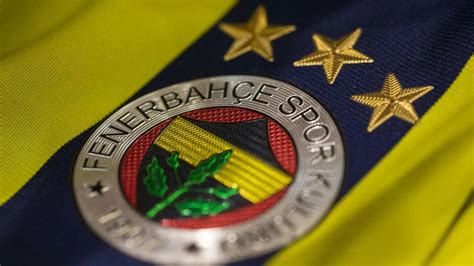 2­9­ ­m­i­l­y­o­n­ ­e­u­r­o­l­u­k­ ­s­ü­p­e­r­ ­y­ı­l­d­ı­z­ ­F­e­n­e­r­b­a­h­ç­e­­y­e­ ­i­m­z­a­y­ı­ ­a­t­t­ı­!­ ­K­a­n­a­r­y­a­ ­b­i­r­ ­t­r­a­n­s­f­e­r­i­ ­d­a­h­a­ ­b­i­t­i­r­d­i­!­